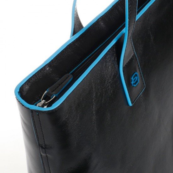 Дамска чанта хоризонтална Blue Square - черна